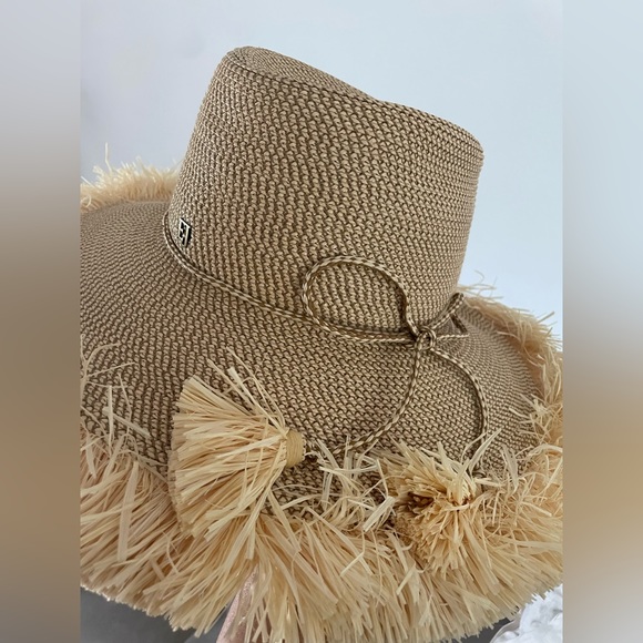 Eric Javitz Antigua Large Brimmed Hat! UPF50. Paid $746 plus tax $842.98 total. - Picture 6 of 8
